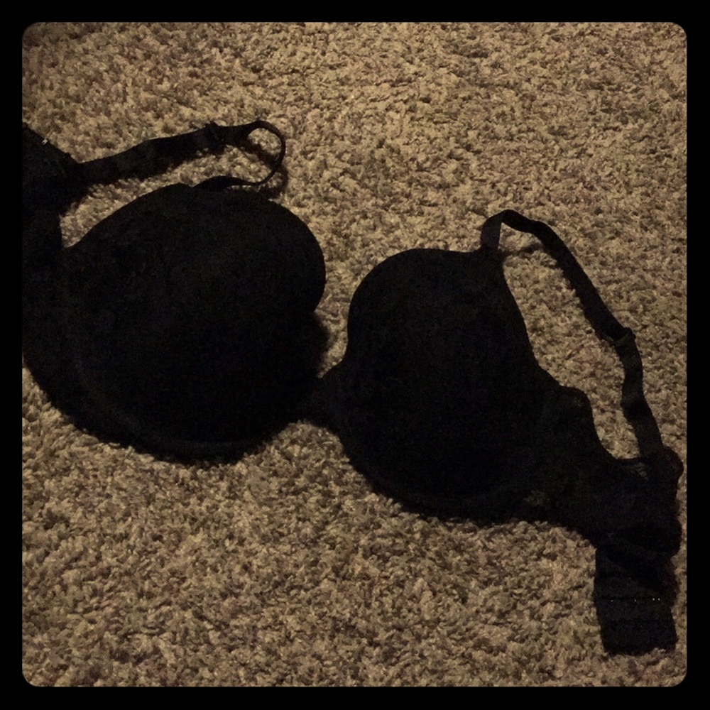 38D Lacy Victoria Secret bra